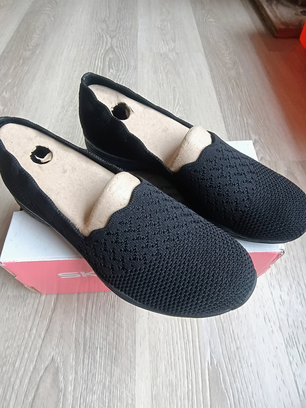 Skechers Seager Stat Black Flats Women 8 Air Cooled Memory Foam Slip On Knit NEW